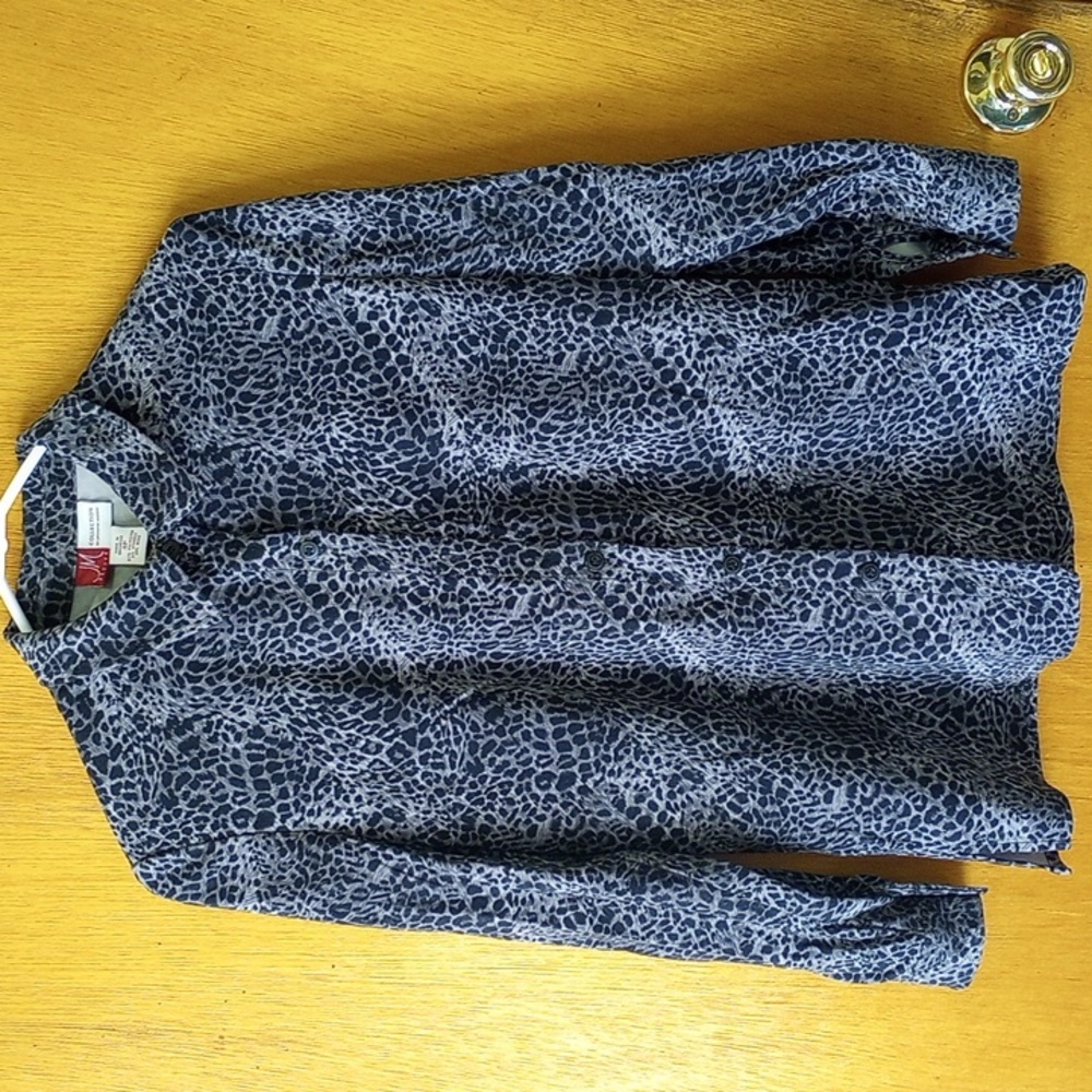 JM Collections Petite Size 4, Leopard Print Button Down Shirt with Collar